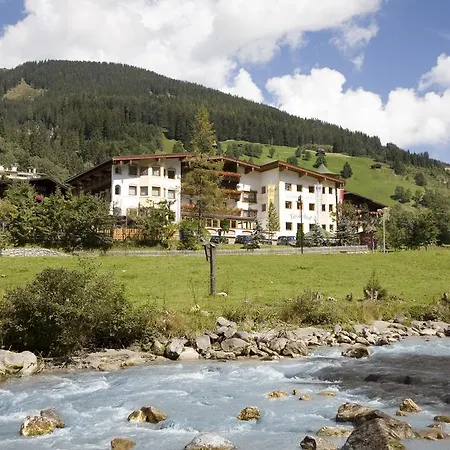 Alpenhotel Tirolerhof ホテル ゲルロス