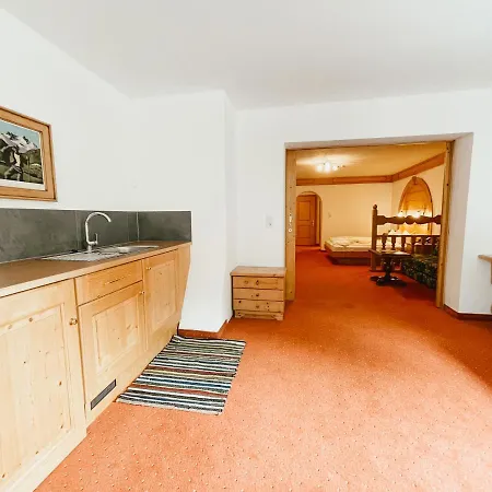 Alpenhotel Tirolerhof ゲルロス