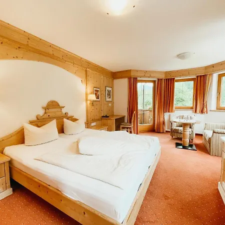 Alpenhotel Tirolerhof 4* ゲルロス